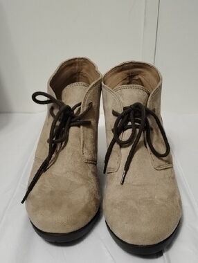 Crocs Dual Comfort Beige Suede Lace-Up Ankle Boots